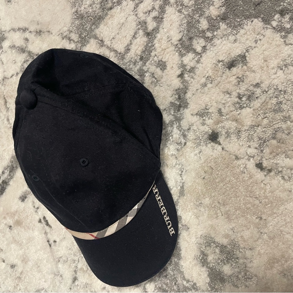 Burberry hat